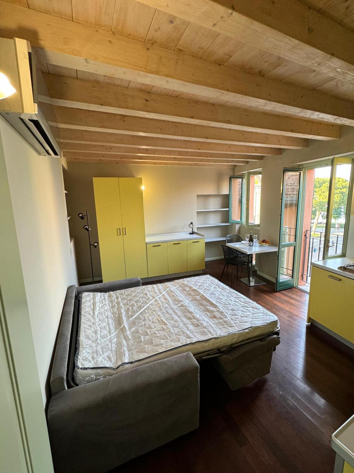 Splendid Apartment Десенцано дел Гарда Екстериор снимка